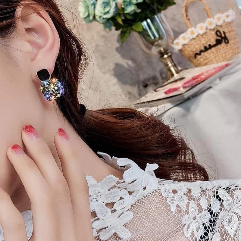 New Women's Fashionable Earrings, Super Shiny Crystal Earrings For Women
