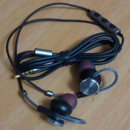 Premium High Quality Headphones Listen Model 10, with Handsfree Mini Jack