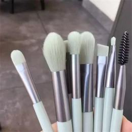 Cute 8 Pcs Makeup Brush Set