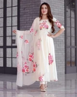 Gorgeous White Salwar Suit With Digital Print
